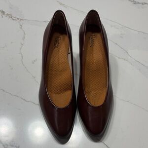 Bates Women's Dark Brown Flats